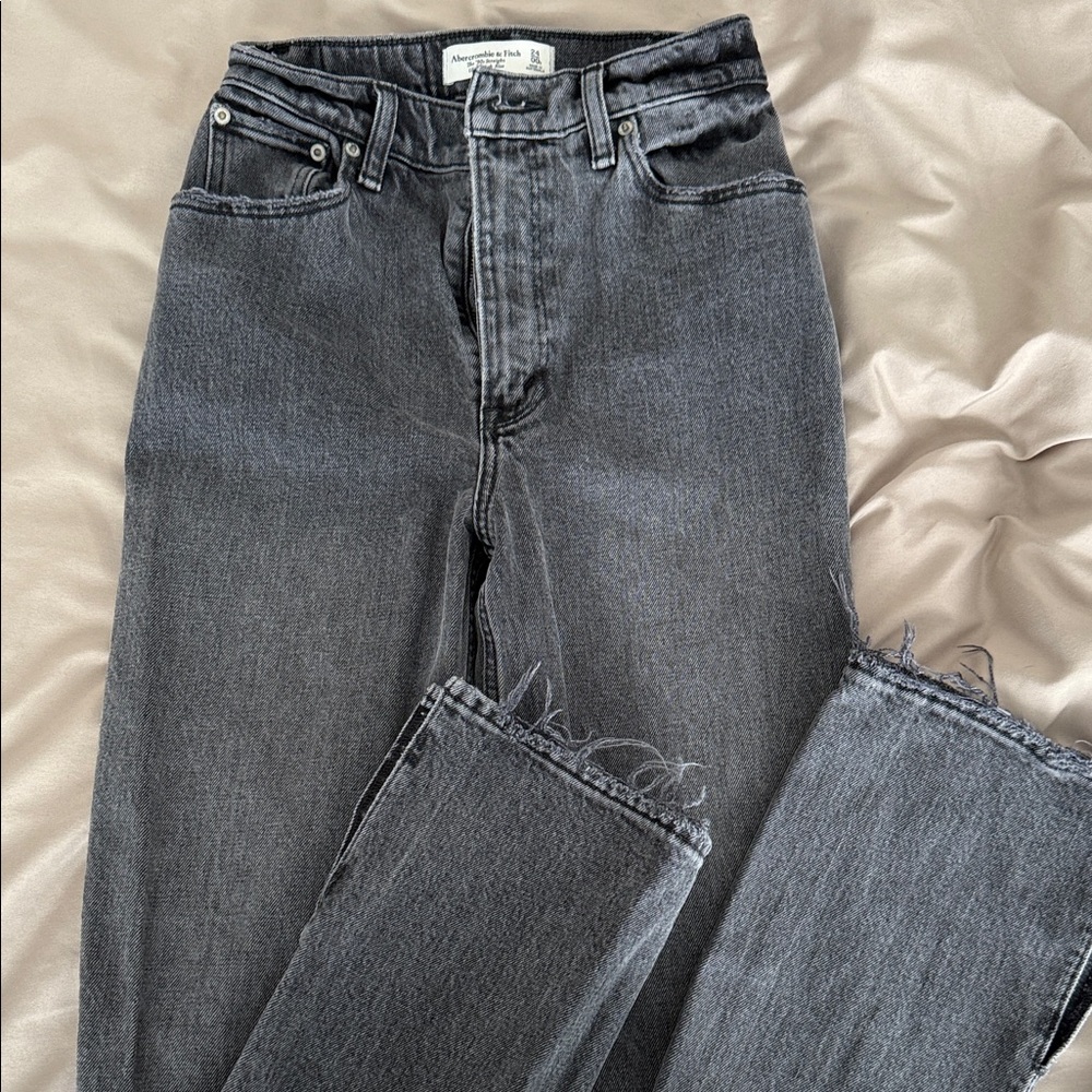 Abercrombie 90s Straight Ultra High Rise